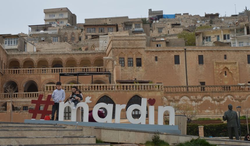 Mardin'de yapılan inşaatlarda taş krizi