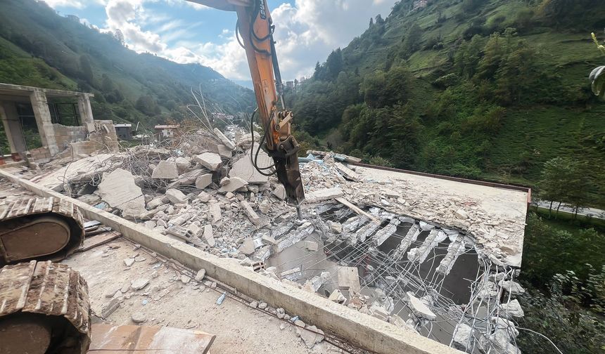 Rize'nin Fırtına Vadisi'nde Kaçak Yapı Avı