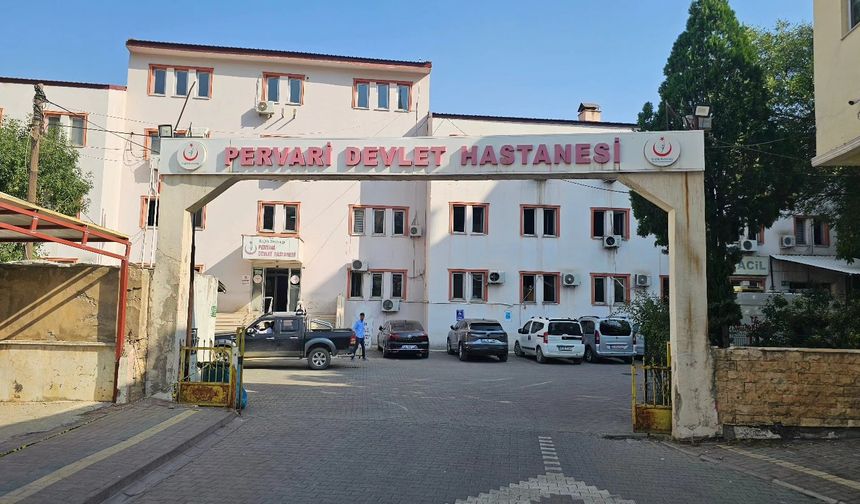 Siirt'te hafif ticari araç minibüse çarptı