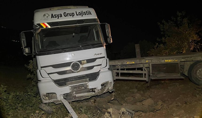 Şırnak'taki TIR kazasında sürücü hayatını kaybetti