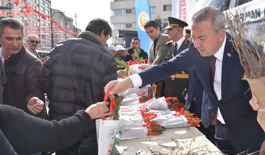 Sivas'ta Cumhuriyet'in İlanı İçin 21 Pare Top Atışı