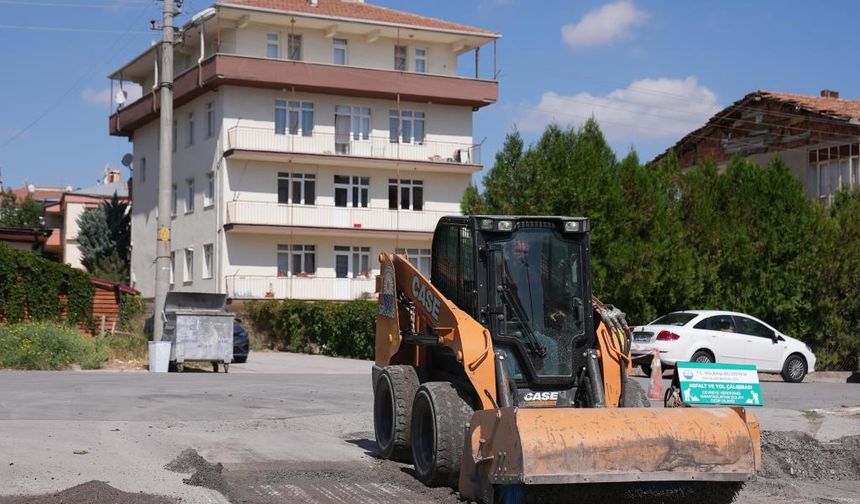 Gölbaşı’nda Ulaşım Konforu Artıyor: Asfalt Çalışmaları Hız Kesmeden Sürüyor