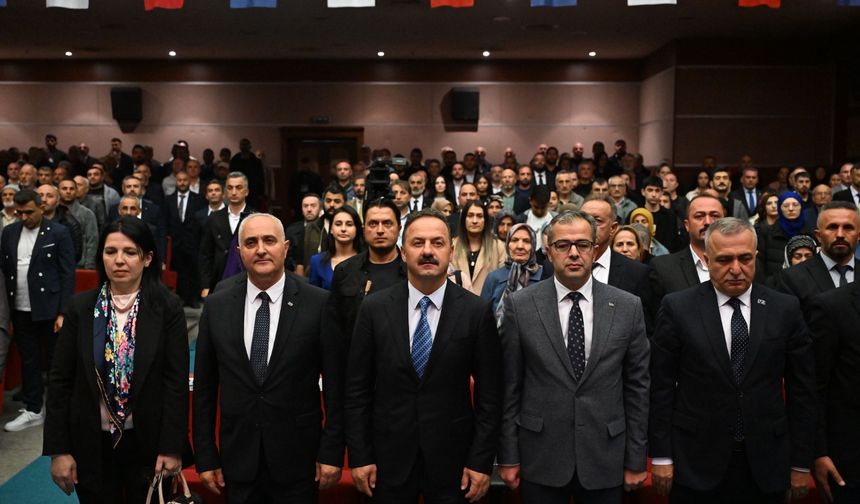 Ağıralioğlu Artvin’de: “Yüreğiniz Yetiyorsa Öcalan’ı Çıkarın, Beraber Gelin Sandığa”