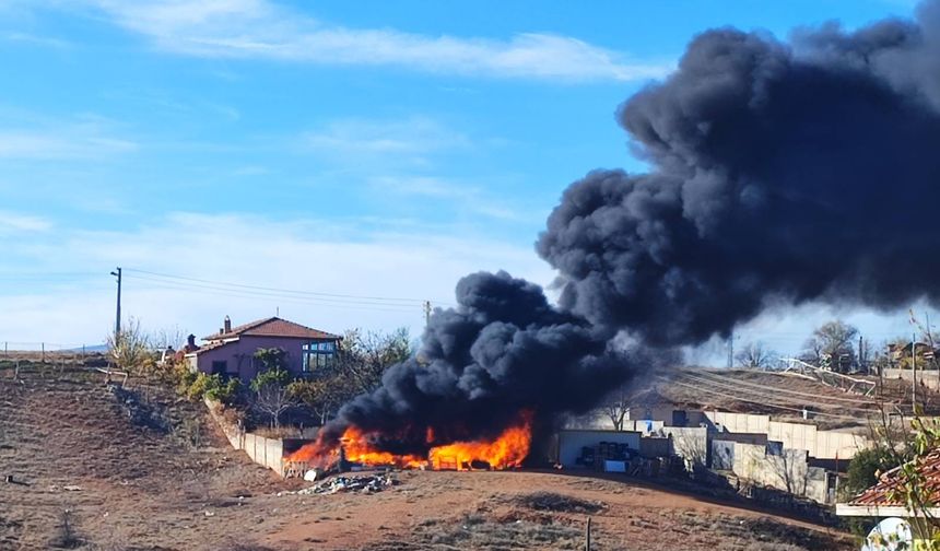 Jandarmanın fark ettiği yangını itfaiye söndürdü