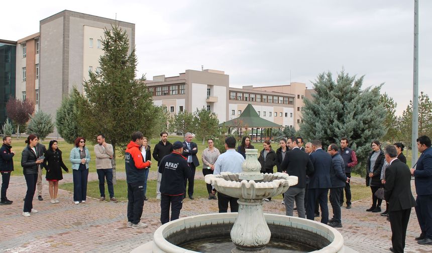 NNYÜ'de deprem ve yangın tahliye tatbikatı