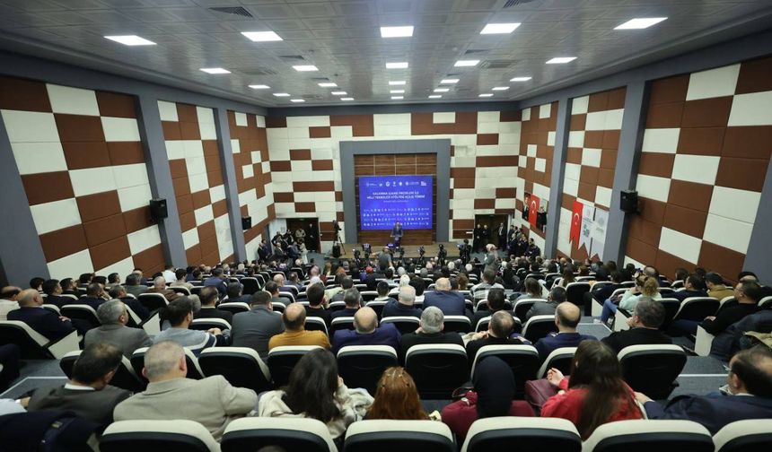 Bakan Kacır: "23 yıllık kalkınma süreci ve Türkiye yüzyılı vizyonu"