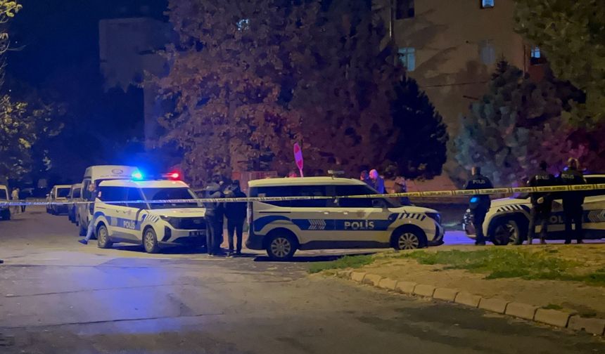 Boşanmak isteyen eşini öldürdü