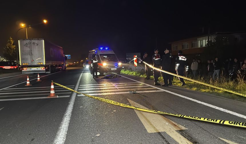 Hafif ticari araç yayaya çarptı