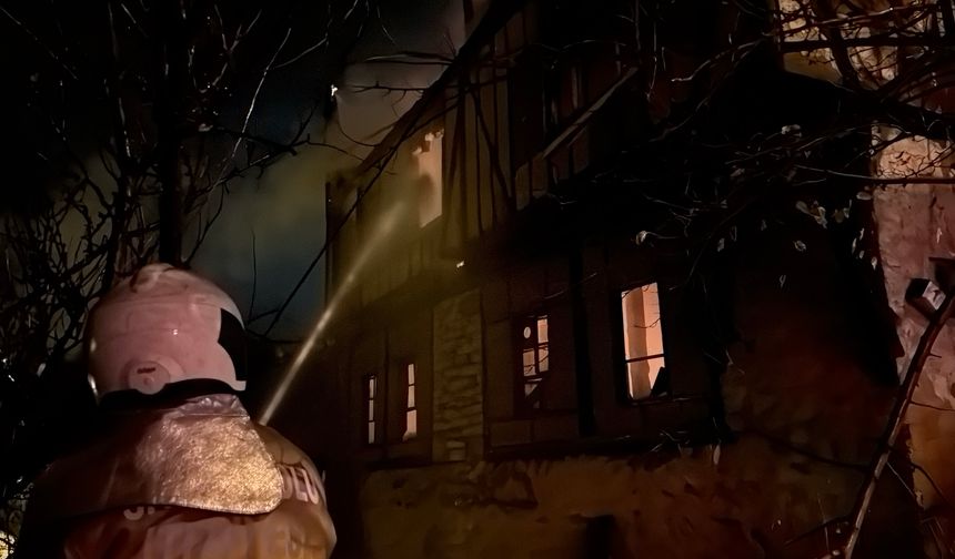 Karabük'te tarihi konak alev aldı