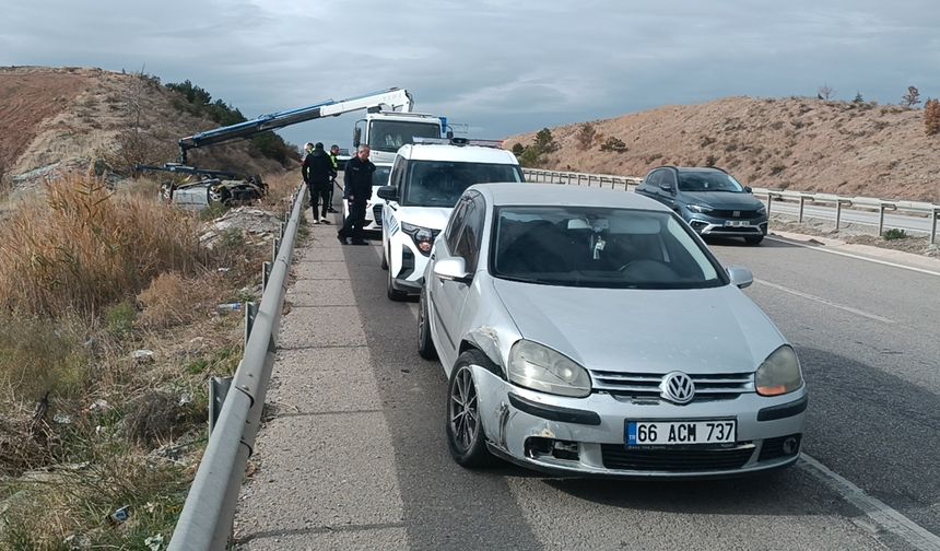 Kırıkkale'de iki otomobil çarpıştı