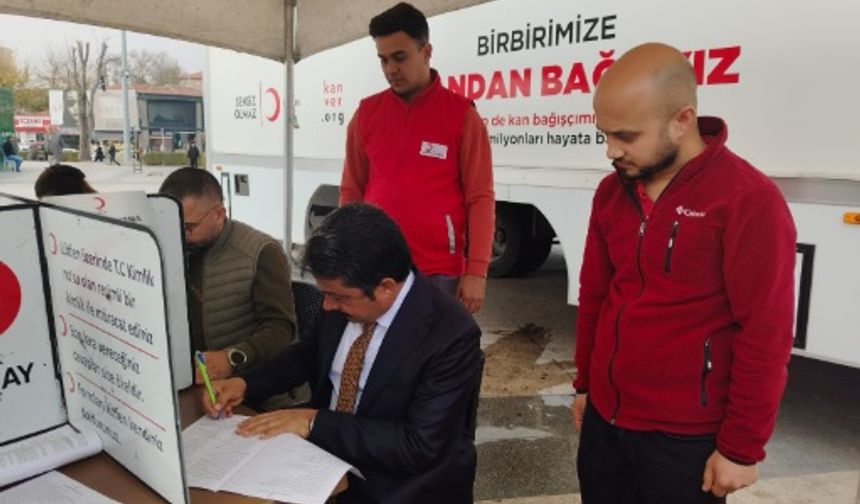 Kırşehir'de Cumhuriyetin 102'nci yılı için 102 ünite kan bağışı