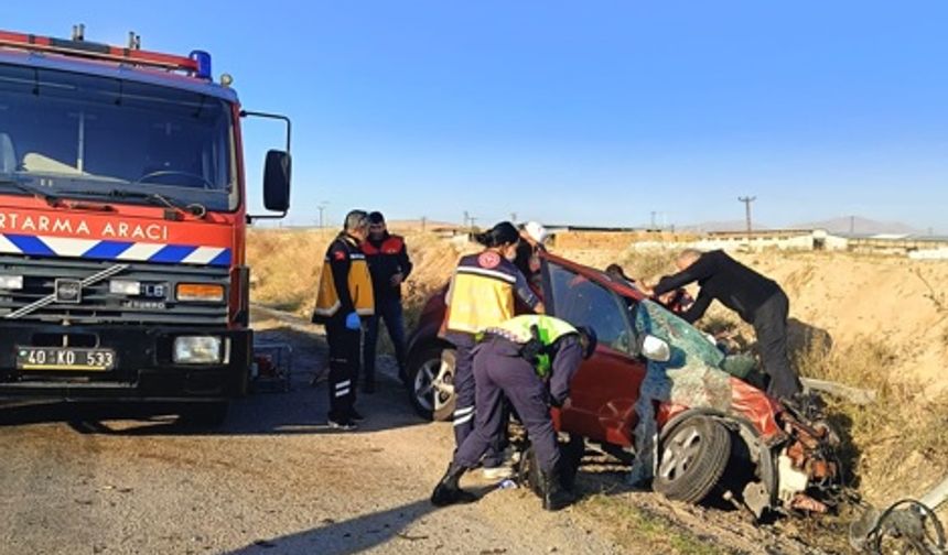 Kırşehir'de kamyon ve otomobil çarpıştı