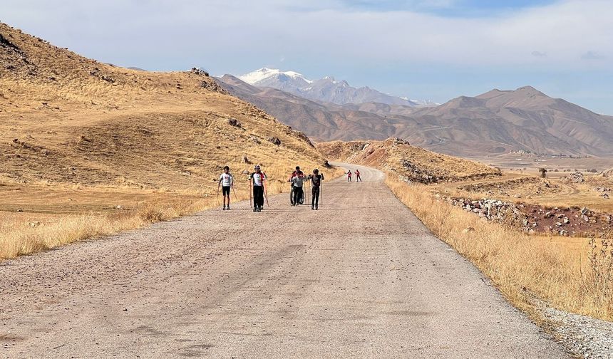 Köy yolunda Balkan Şampiyonası'na hazırlanıyorlar