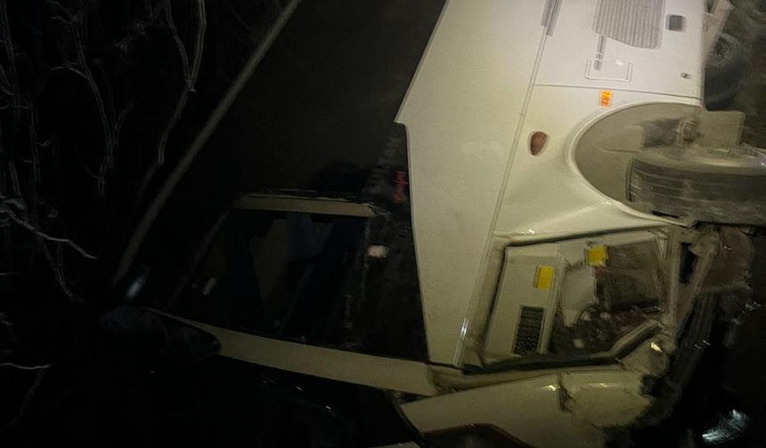 Maden işçilerini taşıyan midibüs  yuvarlandı