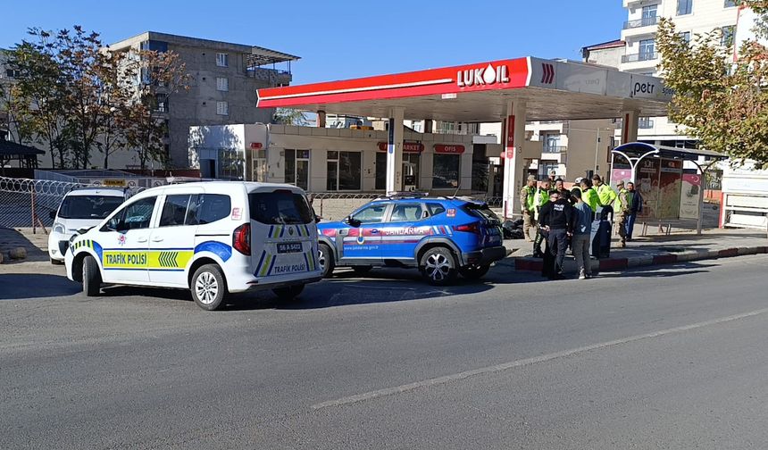 Polis otosu yayaya çarptı