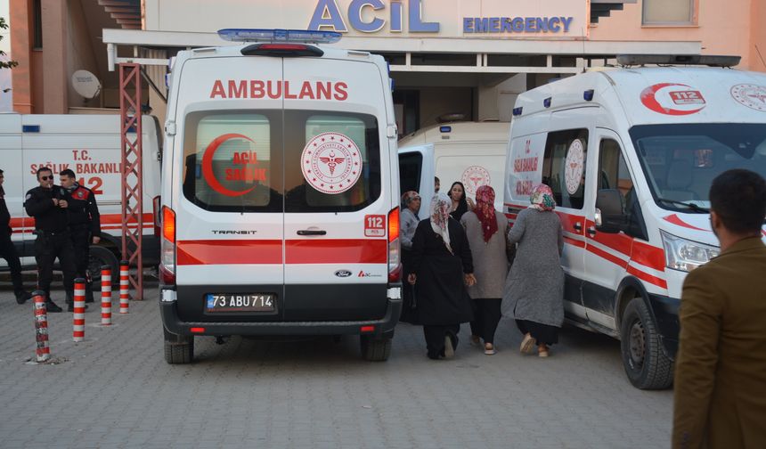 Şırnak'ta tanker e öğrenci servisi çarpıştı