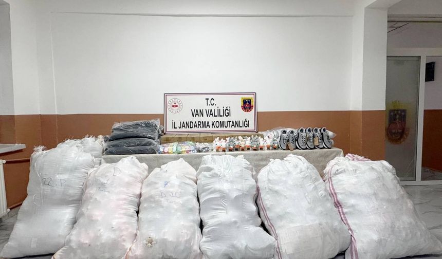 Van'da 2 milyonun üzerinde gümrük kaçağı eşya ele geçirildi