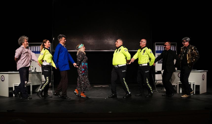 Etimesgut'ta Emekli Tiyatrosu perdelerini yeni oyunla açtı