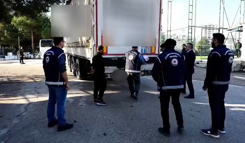 Amasya'da TIR'da göçmenler çıktı