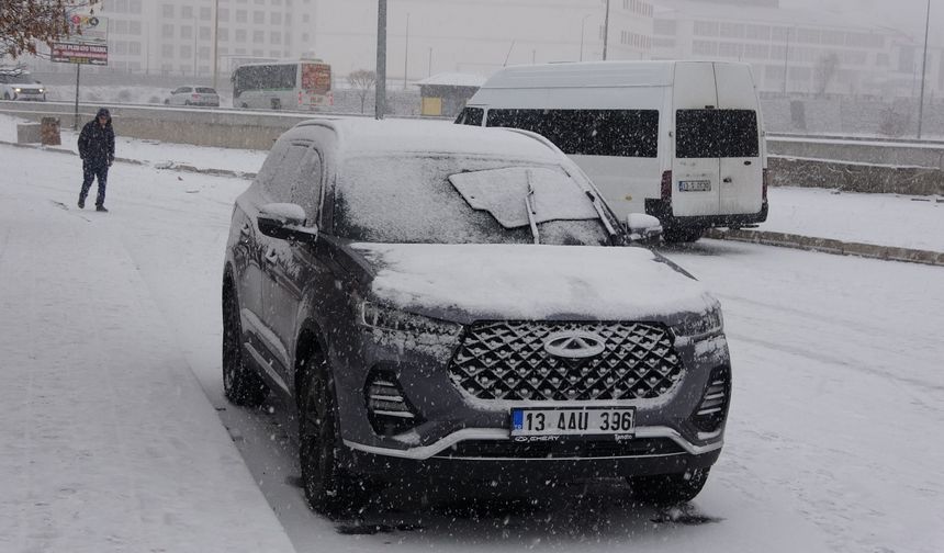 Bitlis'te eğitime ara