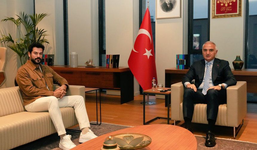 Burak Özçivit Bakan Ersoy'u ziyaret etti