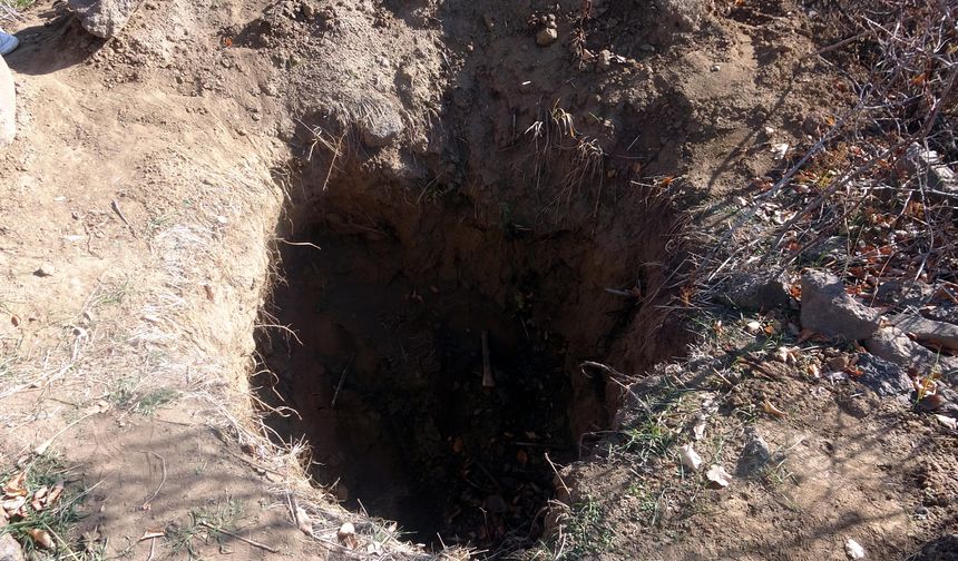 Haydar Baba Mezarlığı'nı talan edildi