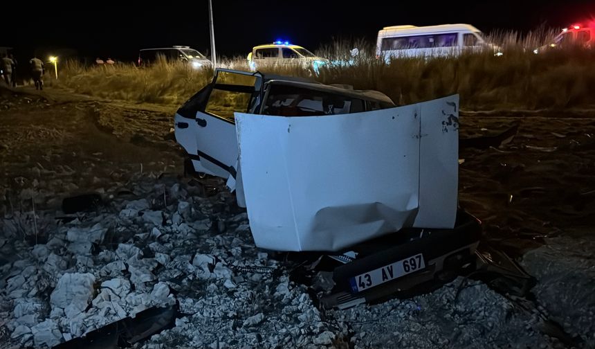 Otomobil tarlaya uçtu