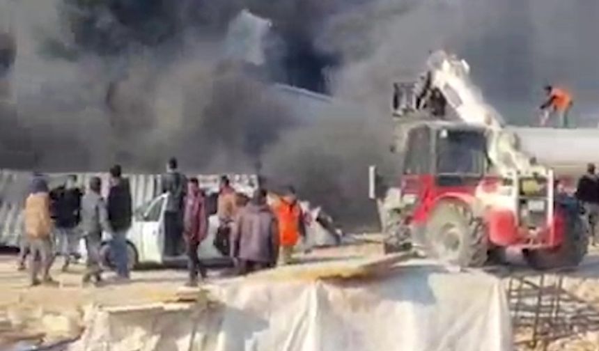 Şanlıurfa'da şantiye alanında yangın