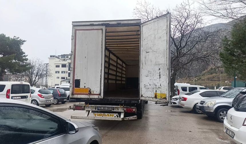 TIR dorsesinden 42 kaçak göçmen yakalandı