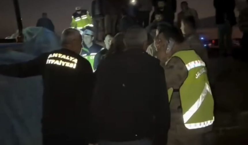 Traktör ile kültivatörün arasında sıkıştı