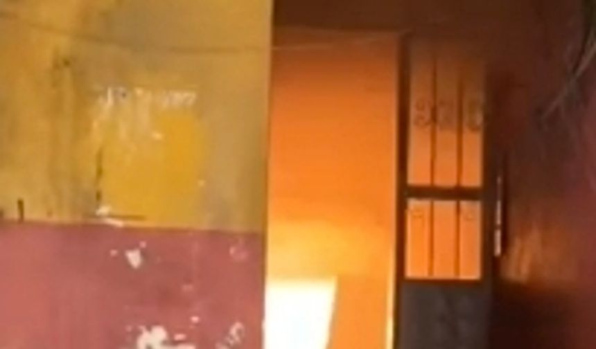 Zeytinburnu'nda korkutan bina yangını