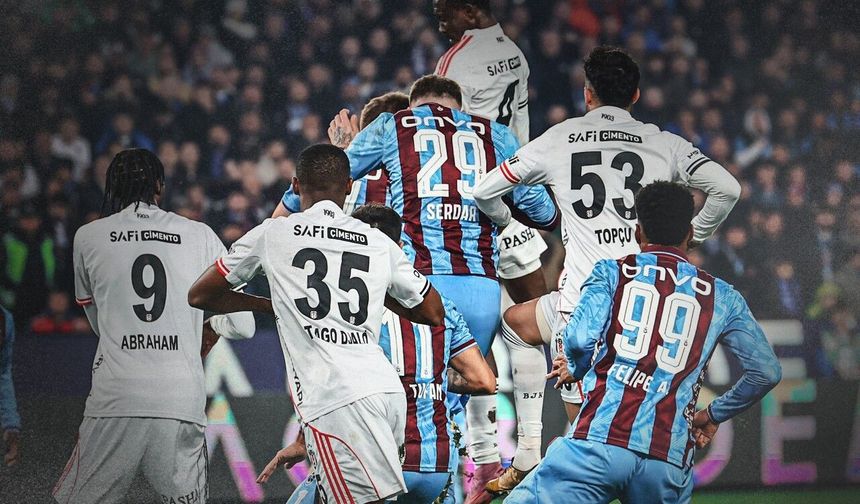 Beşiktaş ve Trabzonspor Derbi İçin Sahada