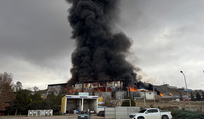 Kırıkkale'de Fabrika Yangını