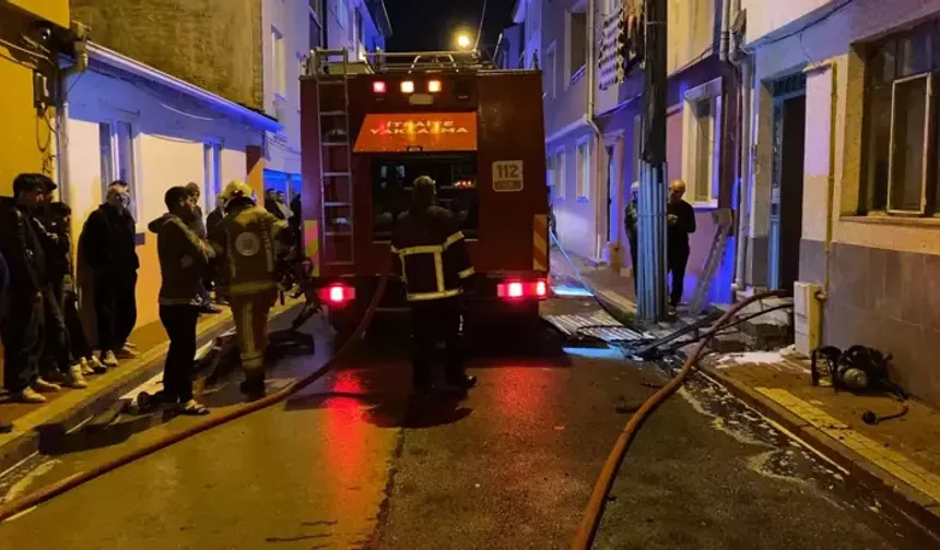 Bursa'da binanın çatısı yandı