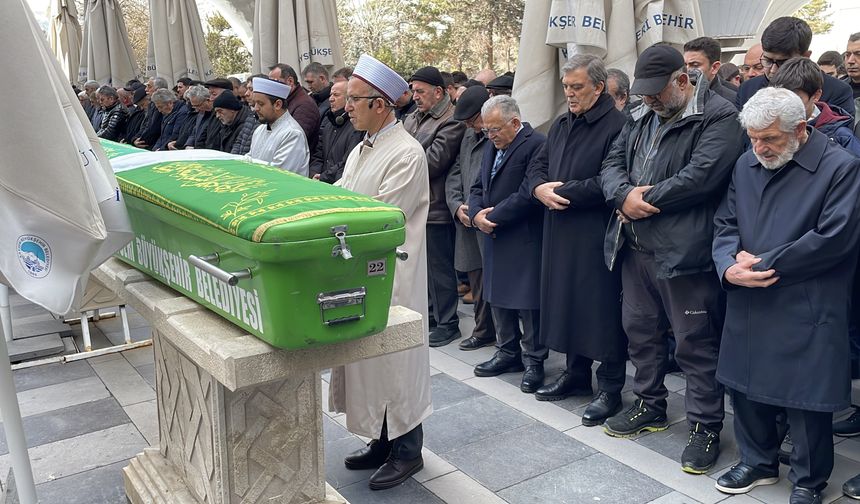Abdullah Gül, yengesi Firdes Gül'ün cenaze törenine katıldı