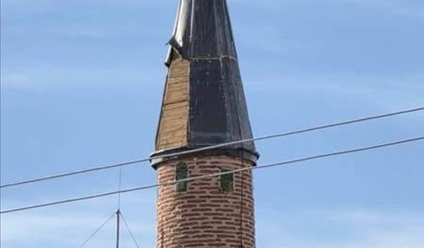 Konya'da şiddetli rüzgar hayatı felç etti