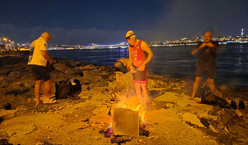 2026'ya buz gibi suda yüzerek girdiler