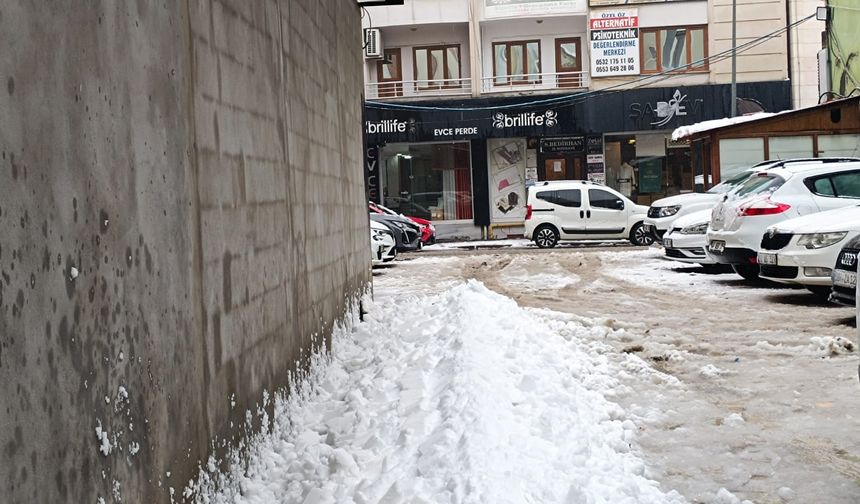 Bingöl'de eğitime ara