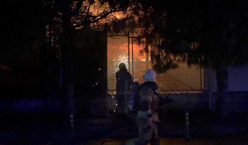 Bursa'da Kimyasal Fabrika Yandı