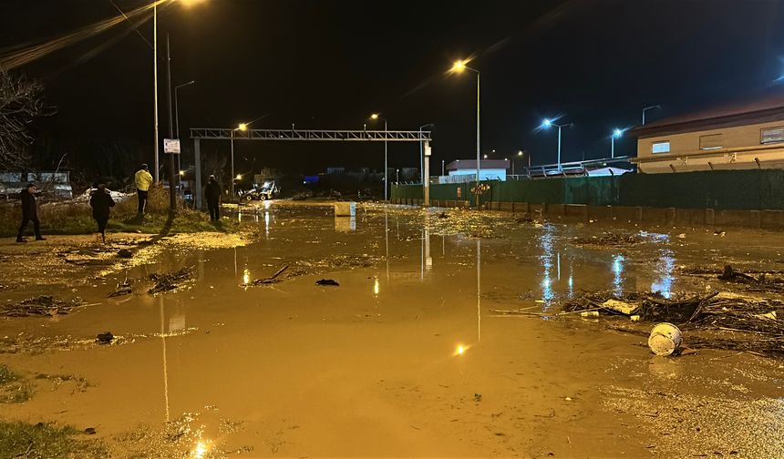 Çanakkale'de Kepez Çayı taştı