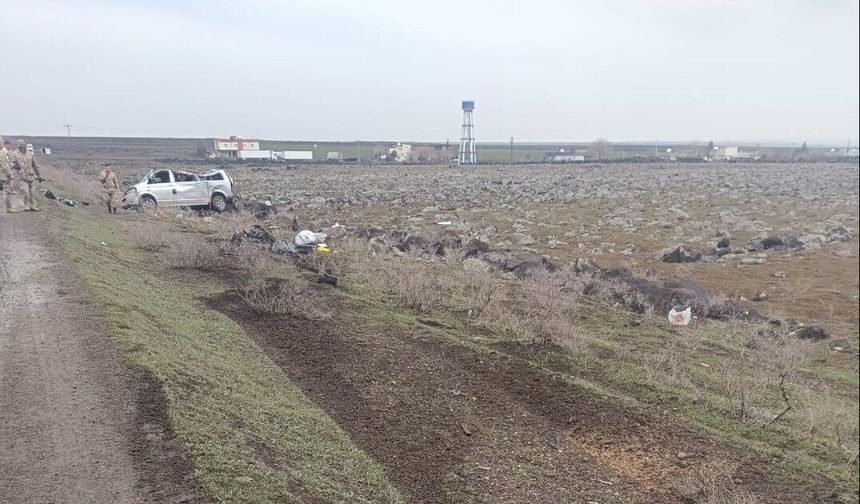 Cizre'de minibüs takla attı: Ölü ve yaralılar var