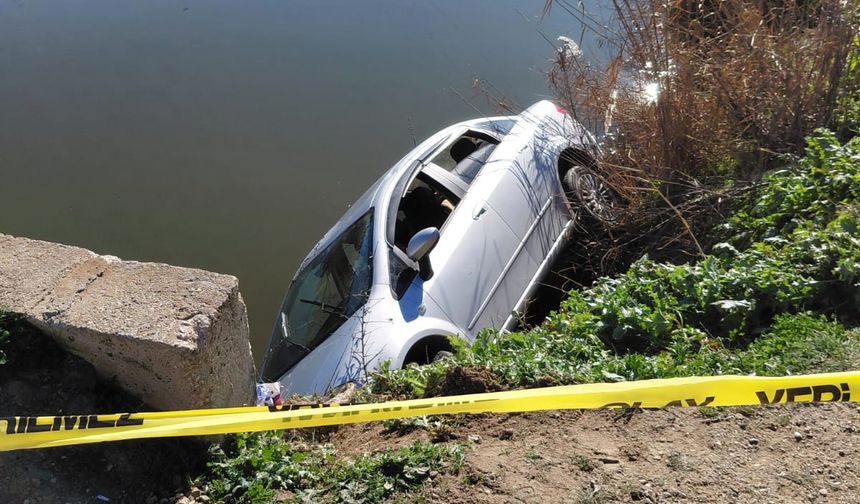 Edirne'de otomobil su kanalına uçtu