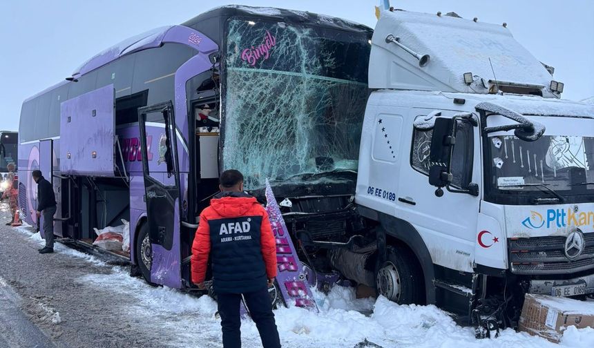 Kars'ta feci otobüs kazası!