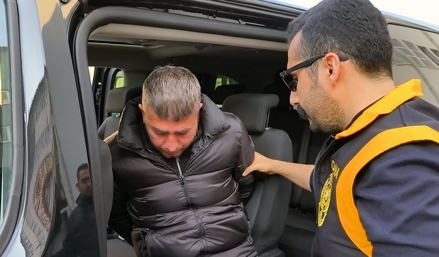 Öğretmene darbederek ateş açtı