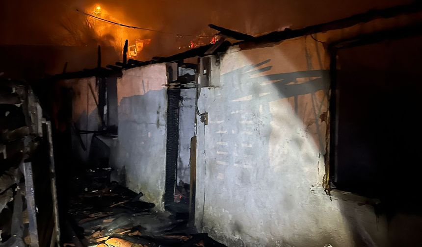 Tokat'ta Tek Katlı Ev Kül Oldu