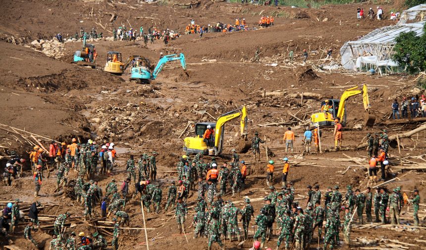 Toprak kaymasında yaşamını yitirenlerin sayısı yükseliyor