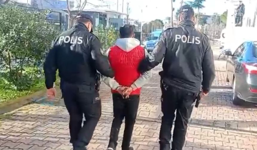 Üvey annesini öldüren firari cezaevinde intihar etti