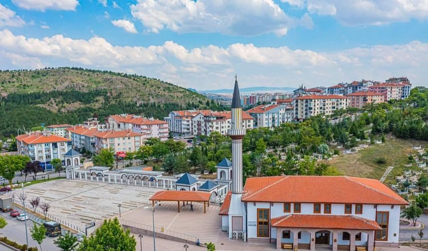 Pursaklar’da lezzet rüzgarı: Yeni açılan mekanlar damakları çatlatıyor