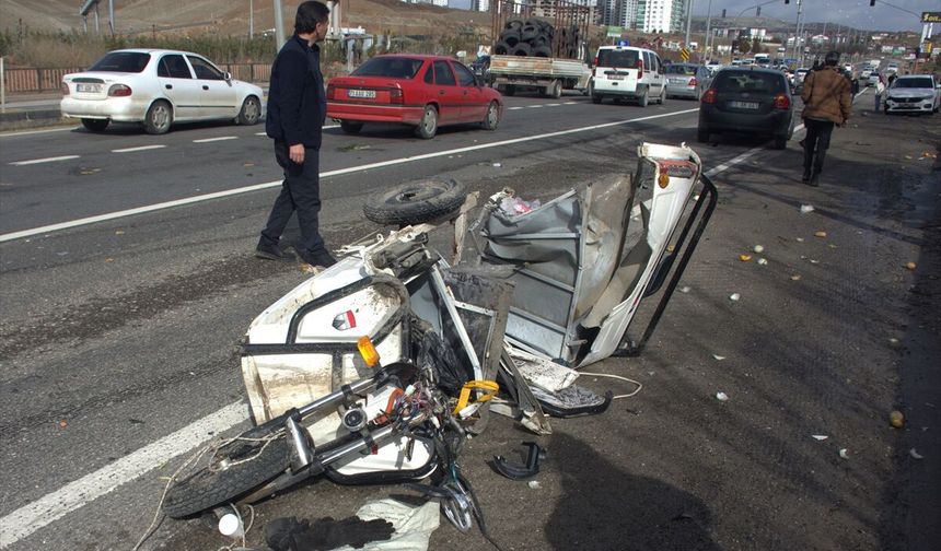 Kırıkkale'de feci trafik kazası!