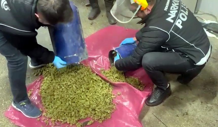 Bulgaristan plakalı otomobilde kilolarca uyuşturucu ele geçirildi